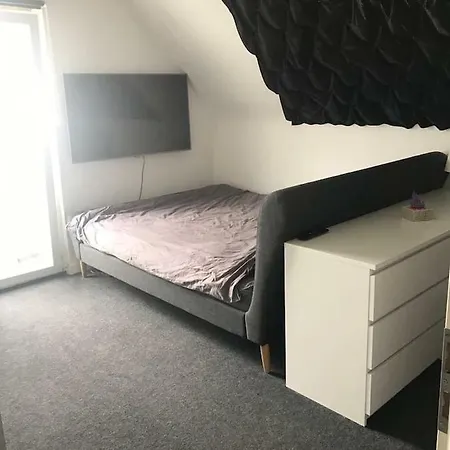 Moderne, Neu Renovierte Maisonette-wohnung Mit Balkon דירה Lüdenscheid