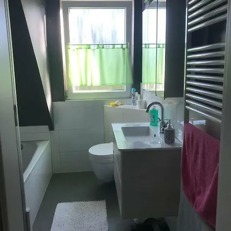 דירה Moderne, Neu Renovierte Maisonette-wohnung Mit Balkon Lüdenscheid