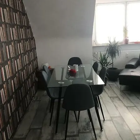 דירה Moderne, Neu Renovierte Maisonette-wohnung Mit Balkon *